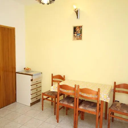 Appartement Duce 5275a Dugi Rat